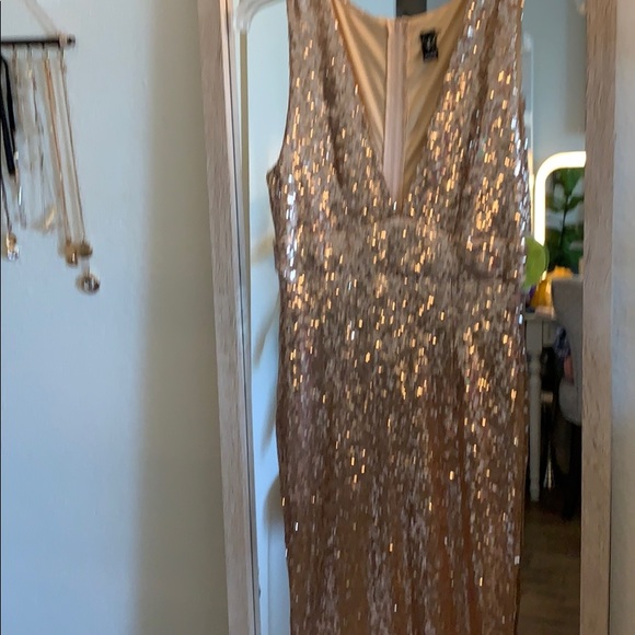 Dress - Picture 3 of 6